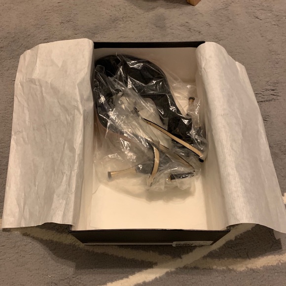 BCBG Max Azria sexy sandals Size 37 - Picture 7 of 7